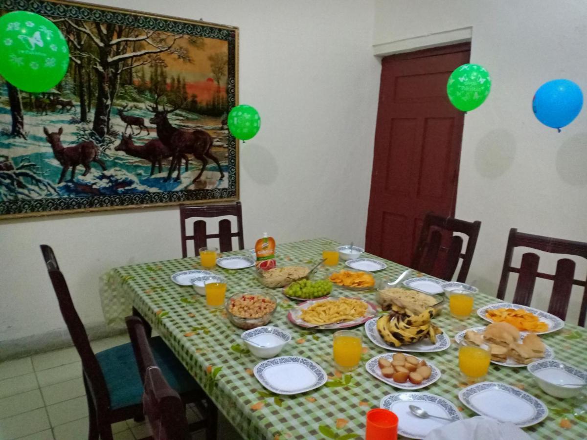 イスラマバード Royal Manor F-10 Bed & Breakfast エクステリア 写真